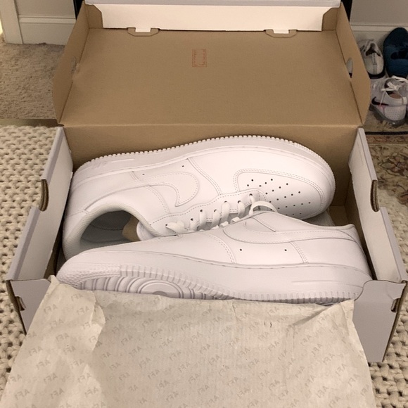NIB White/White Nike Air Force 1 ‘07 Size 11.0 US - Picture 2 of 9
